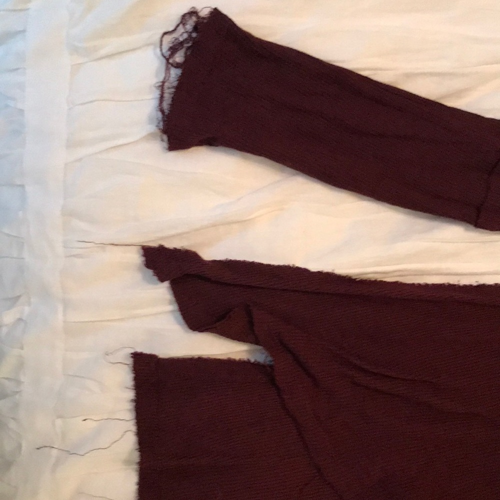 Maroon sweater - Picture 3 of 3
